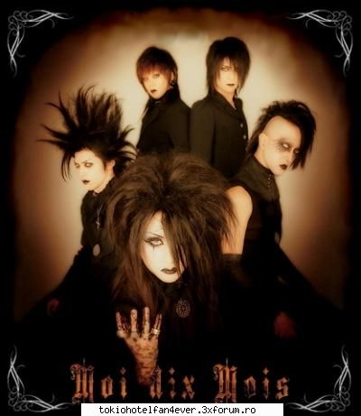 poze cu toata trupa! :hi:  :hi: moi dix mois....